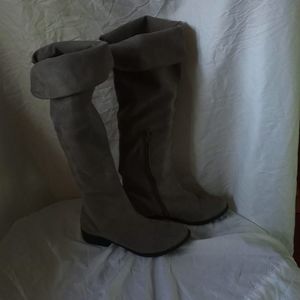 American eagle grey boots